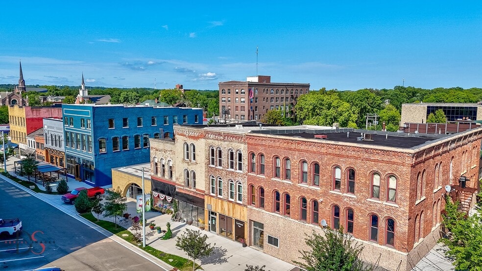 612 Court St, Ottawa, IL for sale - Building Photo - Image 2 of 32