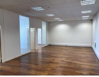 65.5-65.7 White Hart Ave, London for sale - Interior Photo - Image 3 of 9