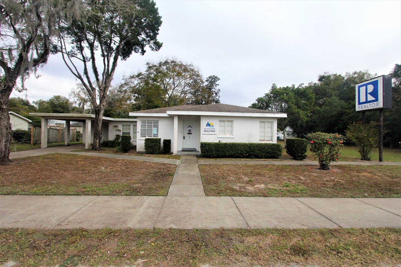 5026 7th St, Zephyrhills, FL 33542