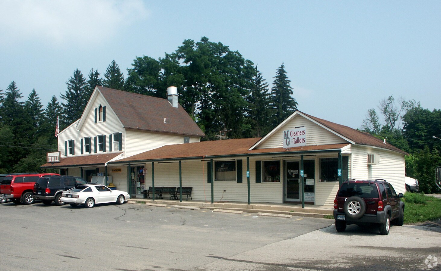 26 Hawleyville Rd, Newtown, CT 06470