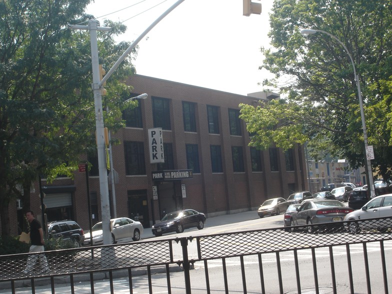 5500 Broadway, Bronx, NY for lease - Building Photo - Image 2 of 6