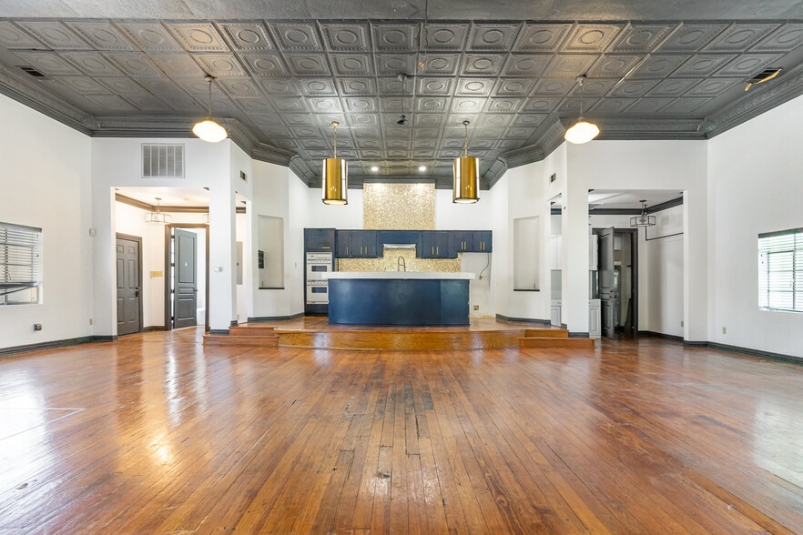 2602 Kings Rd, Dallas, TX for sale - Building Photo - Image 1 of 6