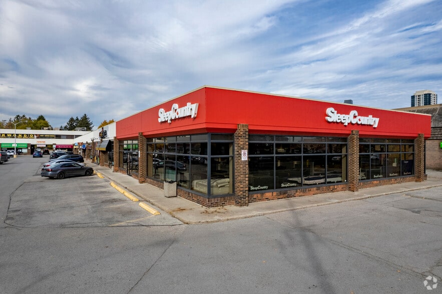 180 Steeles Ave W, Vaughan, ON for sale - Primary Photo - Image 1 of 1