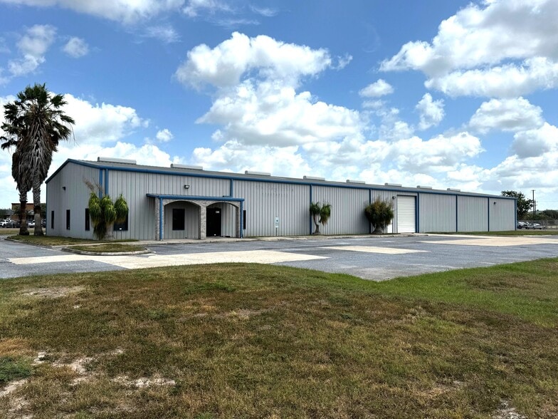 1910 Sugar Sweet Ave, Weslaco, TX for lease - Building Photo - Image 1 of 3