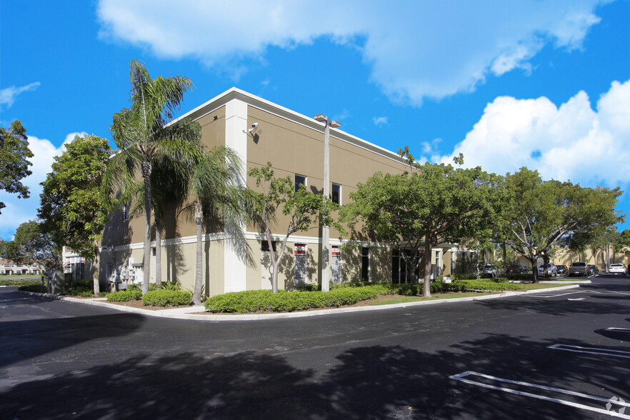 3400 N Andrews Avenue Ext, Pompano Beach, FL for lease - Building Photo - Image 2 of 10