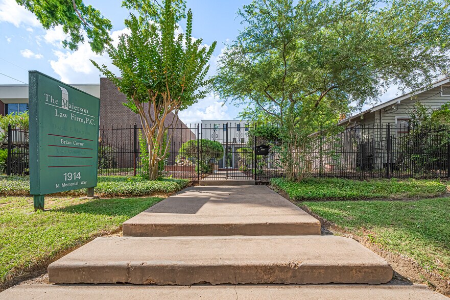 1914 N Memorial Way, Houston, TX for lease - Building Photo - Image 2 of 15