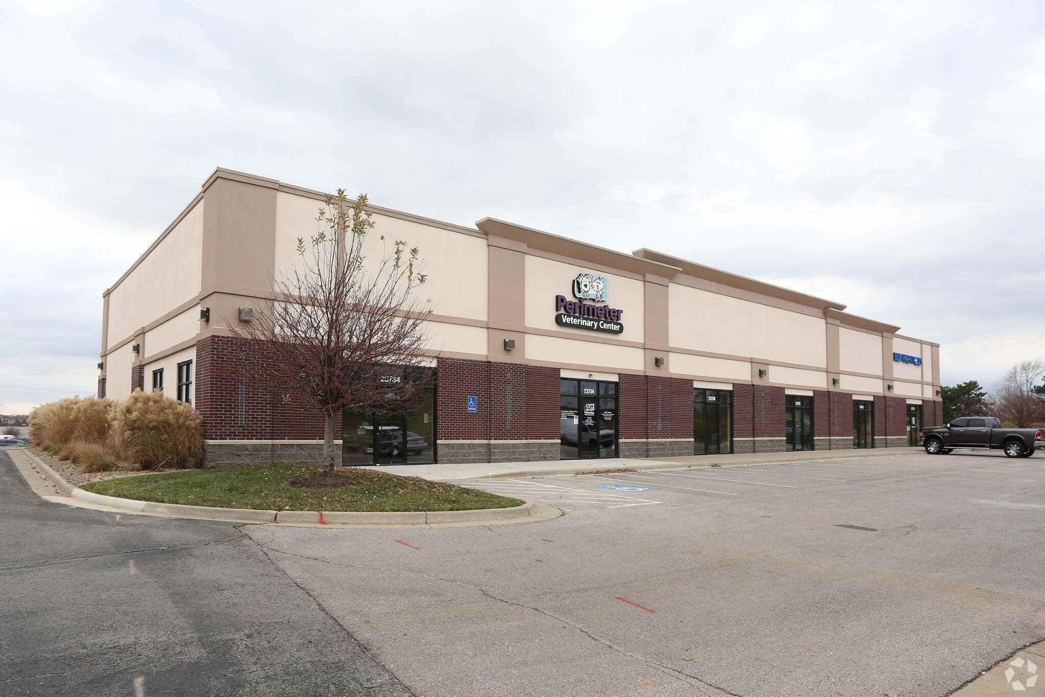 23730-23750 W 83rd Ter, Shawnee, KS for lease Primary Photo- Image 1 of 15