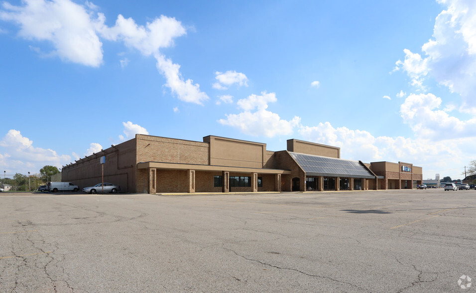 240-310 N Wilson Rd, Columbus, OH for lease - Building Photo - Image 1 of 3