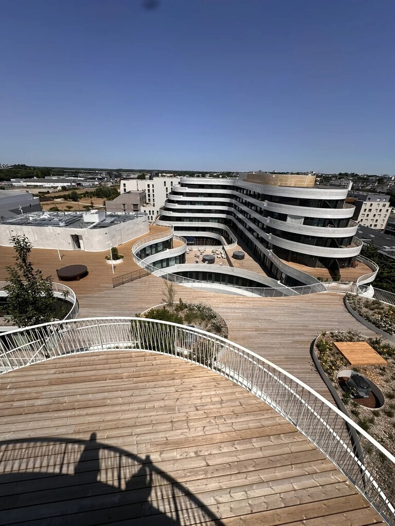 Location Bureaux 1 003 m² - Photo 1