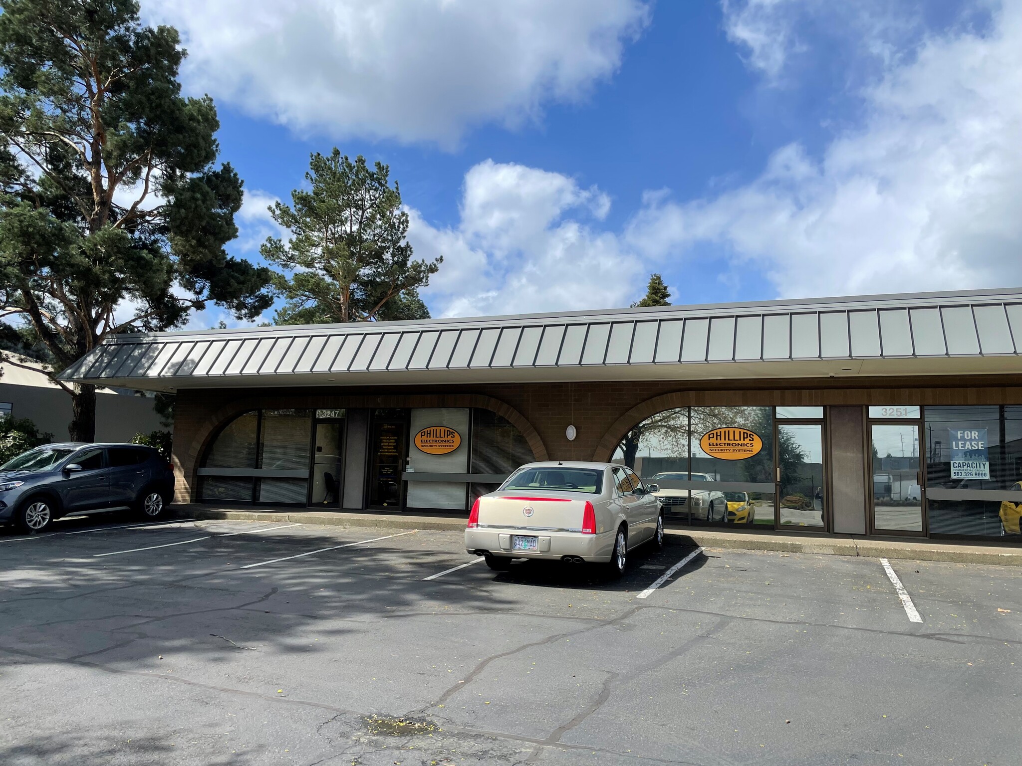 3571-3599 NW Yeon Ave, Portland, OR for lease Building Photo- Image 1 of 1