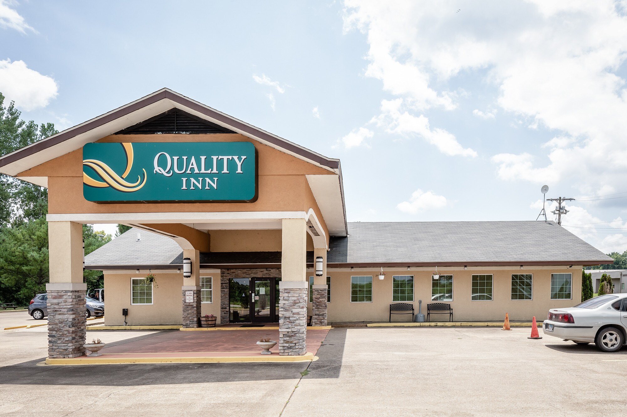13201 Kessler Rd, Cairo, IL 62914 Quality Inn Cairo I 57