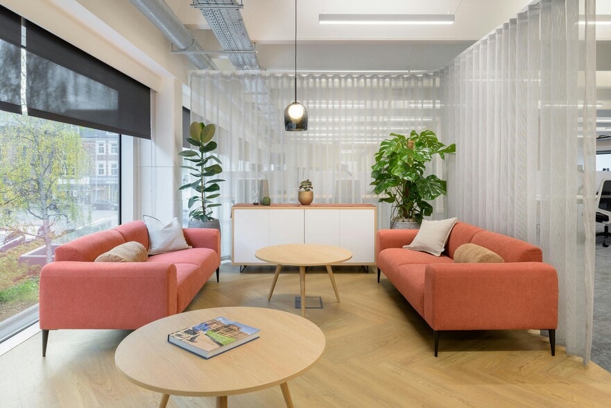 33 Kings Rd, Reading for lease - Interior Photo - Image 3 of 17