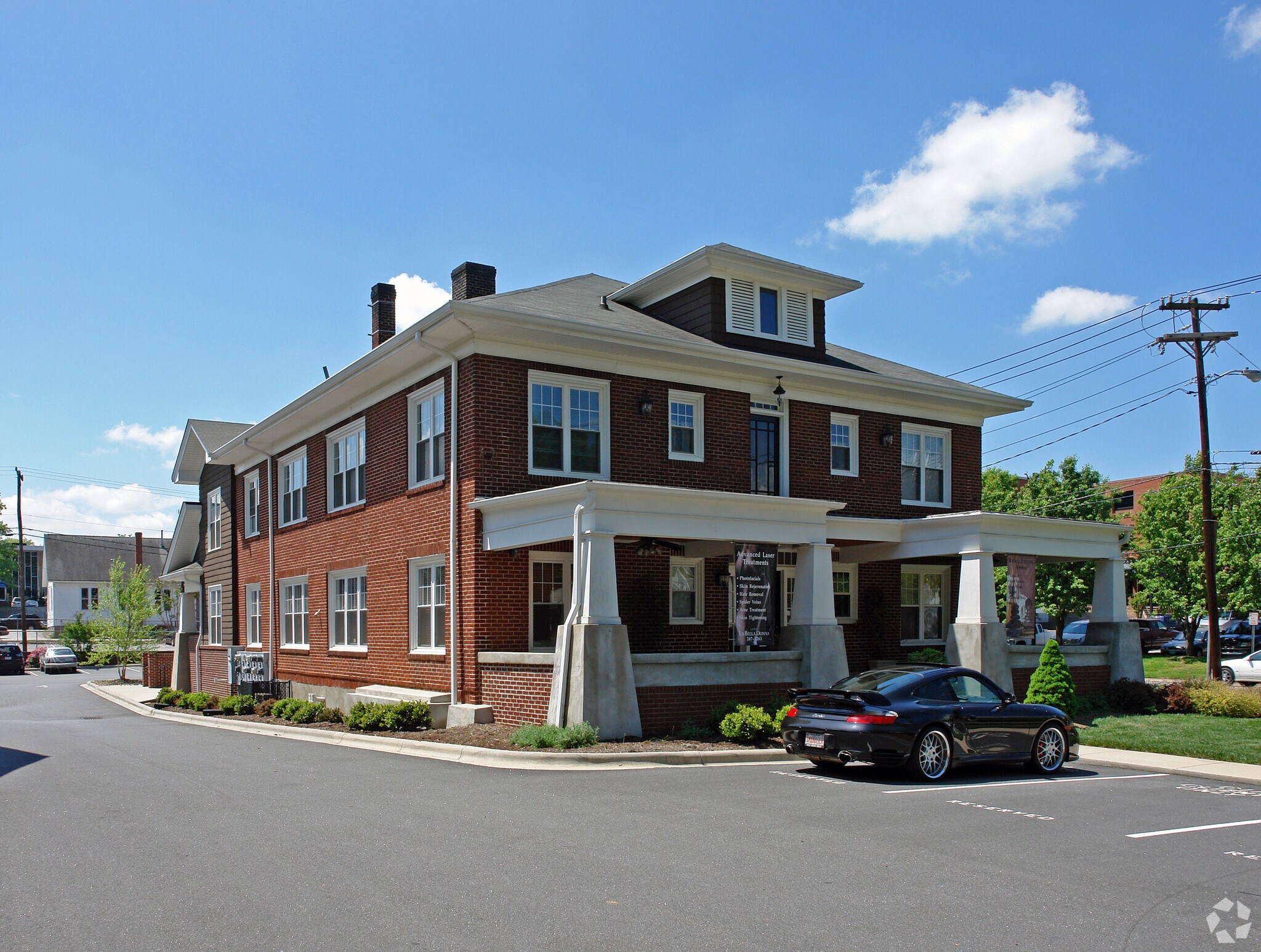 10 3rd Ave NE, Hickory, NC for sale Primary Photo- Image 1 of 1