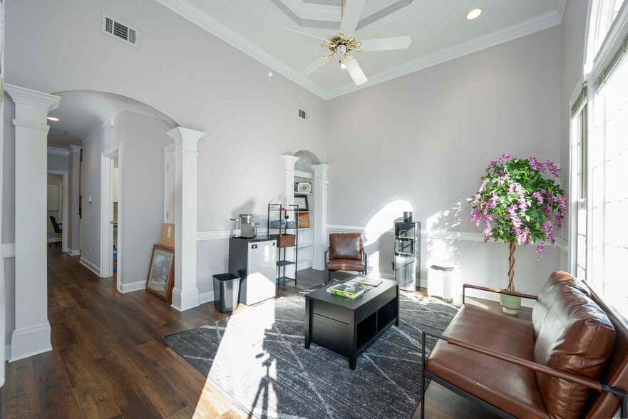 500 Sun Valley Dr, Roswell, GA for lease - Building Photo - Image 3 of 20