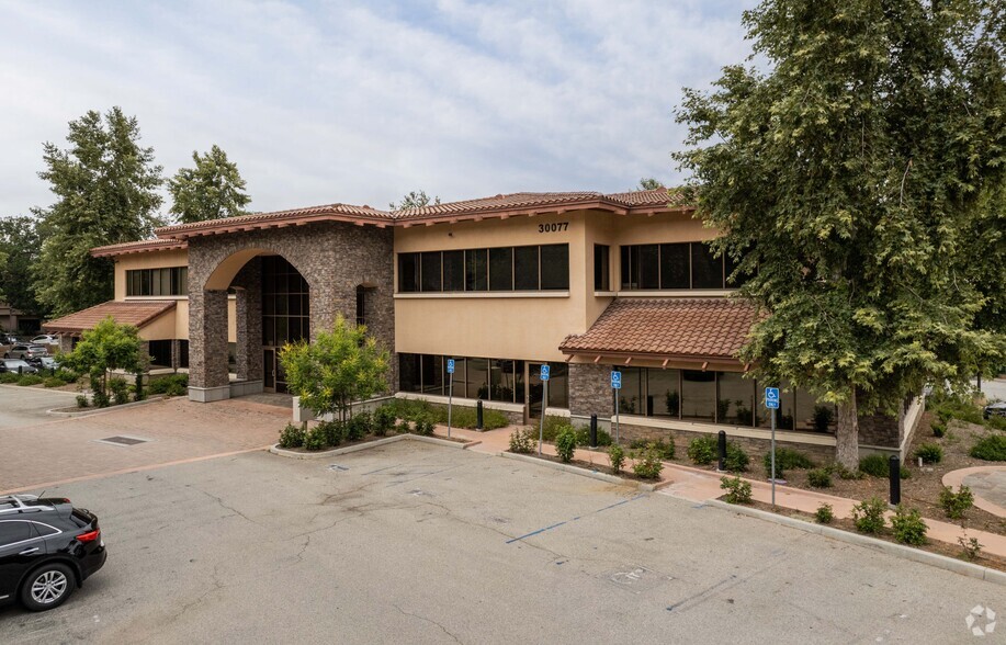 30077 Agoura Ct, Agoura Hills, CA for lease - Primary Photo - Image 1 of 5