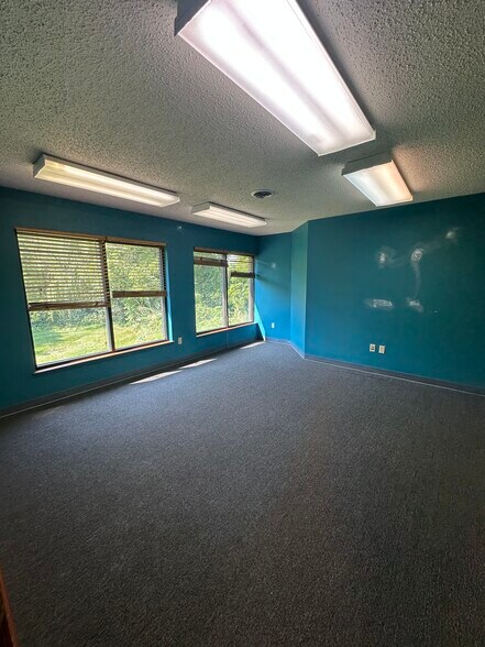 7779 E Ridgewood Rd, Hobart, IN for lease - Building Photo - Image 3 of 9