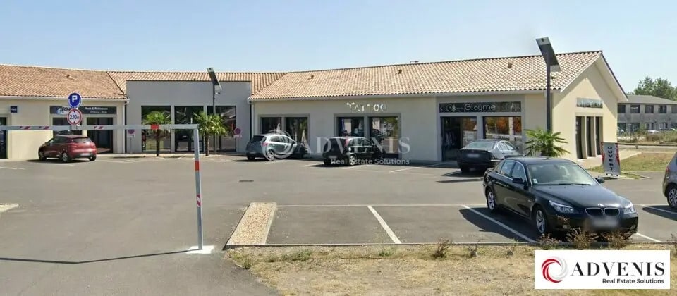 Retail in Cavignac for lease Building Photo- Image 1 of 8