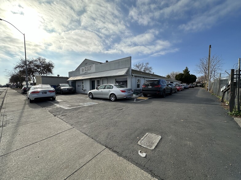 600 Harbor Blvd, West Sacramento, CA for sale - Building Photo - Image 1 of 48