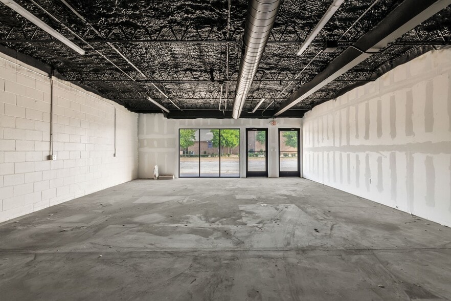 3300 W Park Row, Arlington, TX for lease - Building Photo - Image 3 of 5