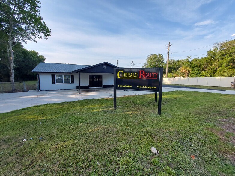 1202 Bloomingdale Ave, Valrico, FL for sale - Building Photo - Image 1 of 1