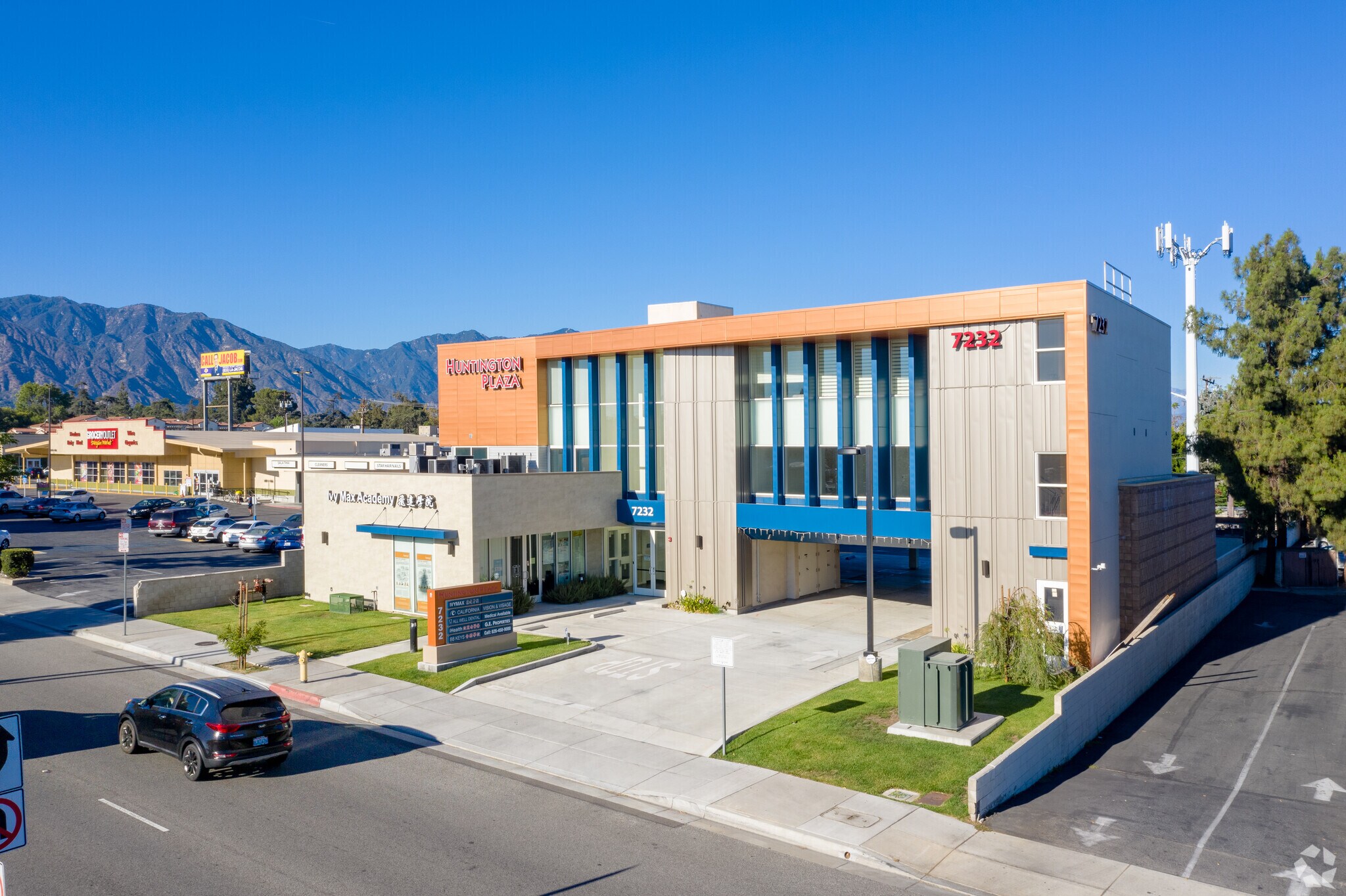 7232 Rosemead Blvd, San Gabriel, CA 91775 Huntington Plaza