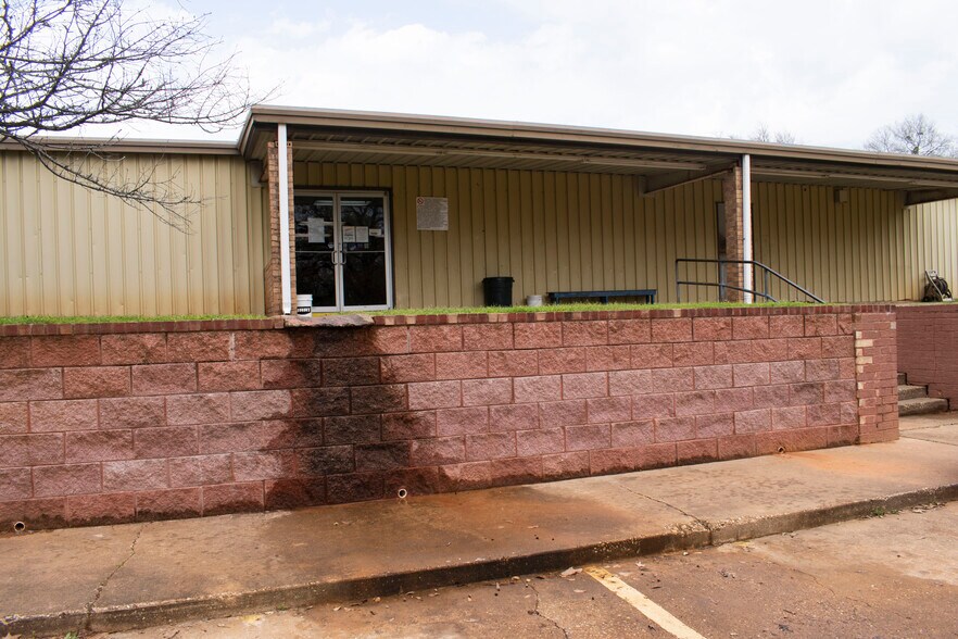 1551 E Palestine Ave, Palestine, TX 75801 | LoopNet