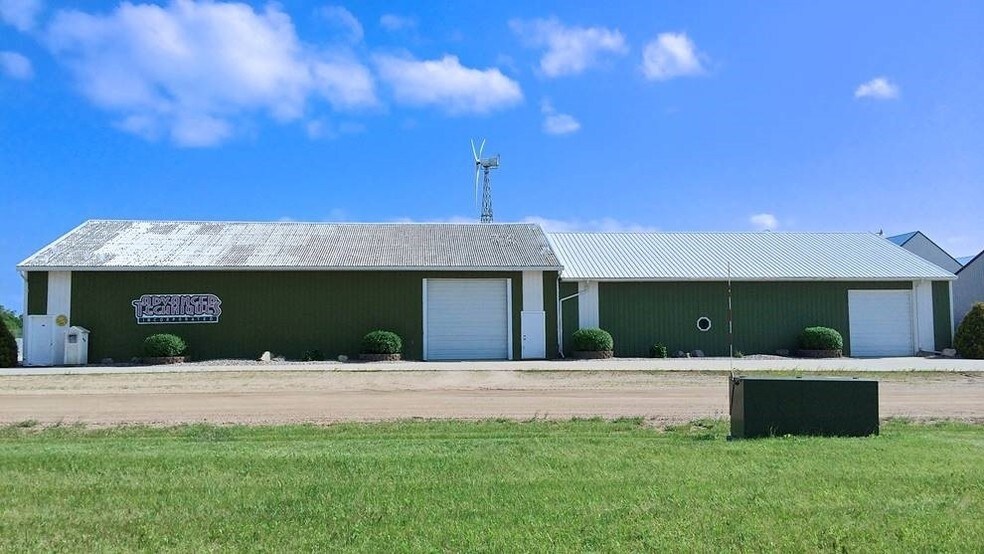 611 Industrial Park Blvd, Elbow Lake, MN for sale - Primary Photo - Image 1 of 1