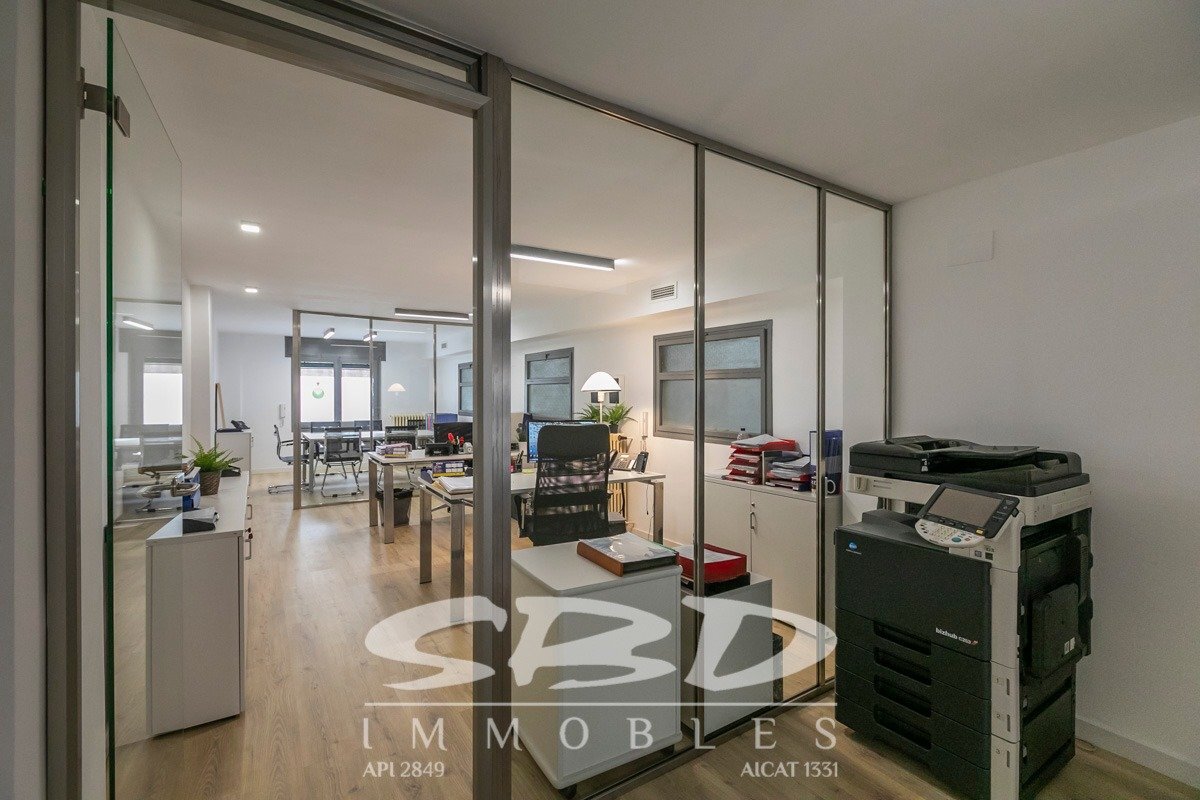 Sabadell, BAR 08208 - - - Interior Photo - Image 1 of 50