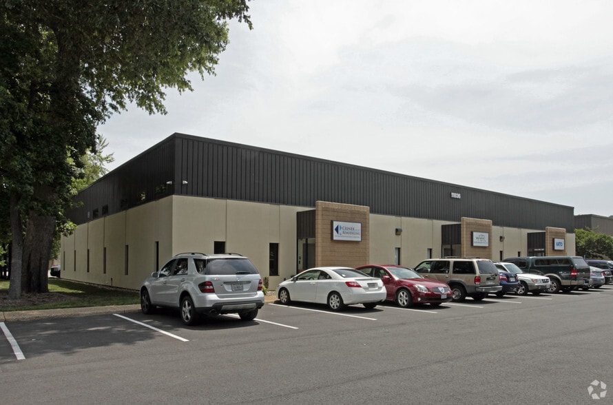 11836 Fishing Point Dr, Newport News, VA for lease - Building Photo - Image 2 of 3