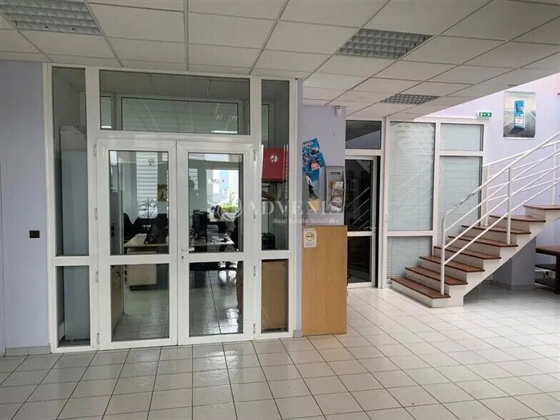 Office in Saint-Ouen for sale - Building Photo - Image 1 of 7