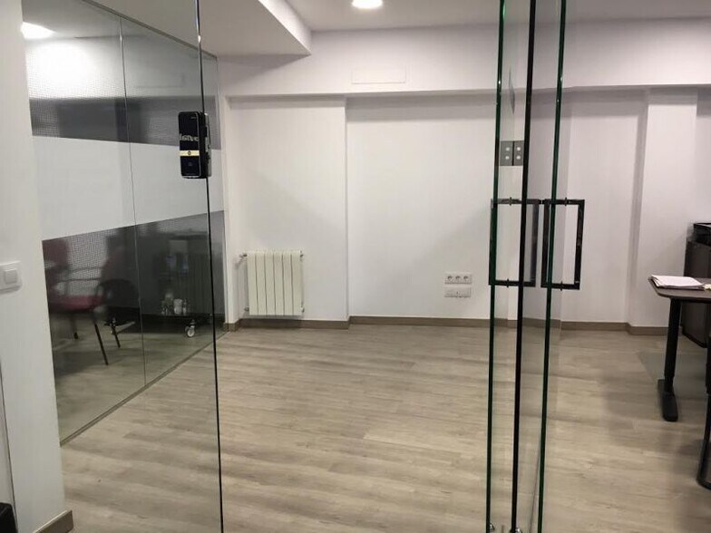 Office in Salamanca for lease - Building Photo - Image 3 of 11