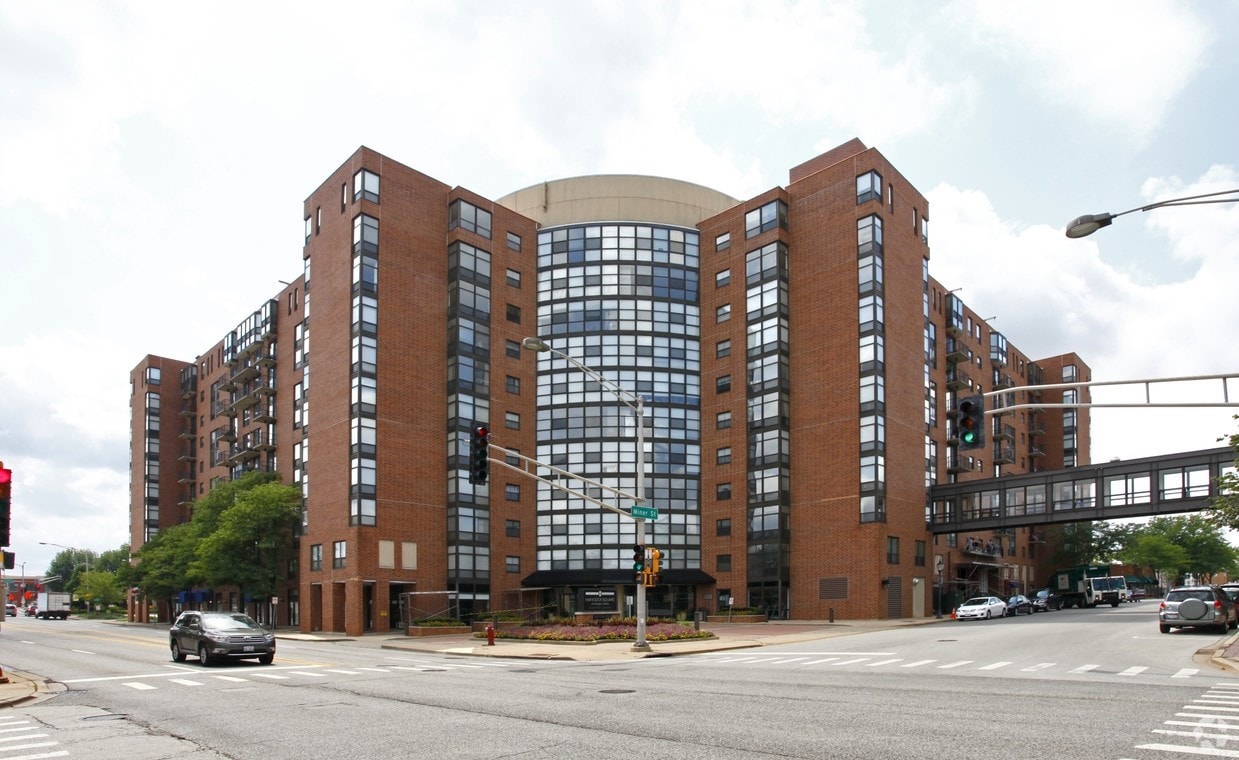 170-200 N Arlington Heights Rd, Arlington Heights, IL for lease Primary Photo- Image 1 of 3