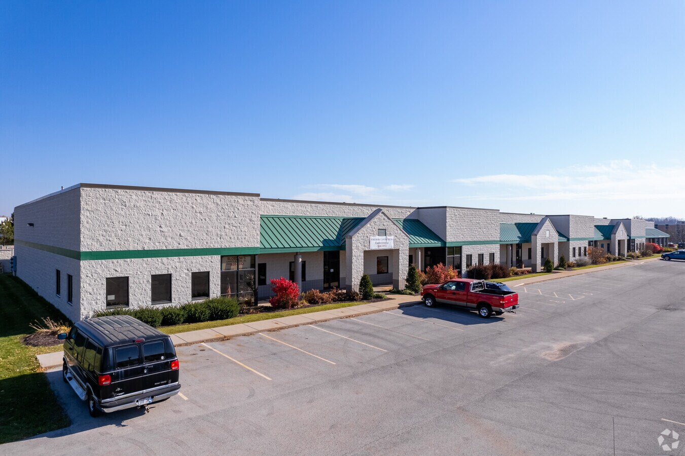 N53W24950 S Corporate Cir, Sussex, WI 53089