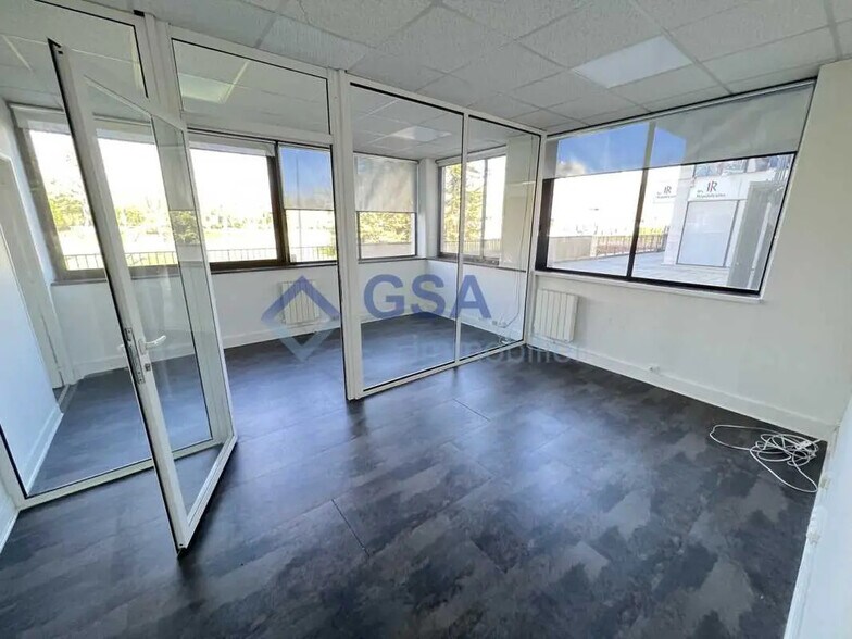 Office in Évry-Courcouronnes for lease - Interior Photo - Image 3 of 5