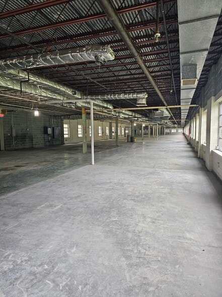 99 Wall St, Valhalla, NY for lease - Building Photo - Image 3 of 12