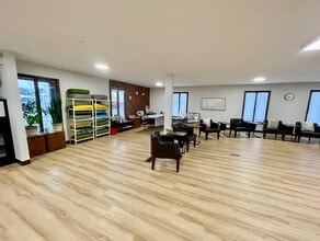 951 Fitzgerald Av, Courtenay, BC for lease Interior Photo- Image 2 of 5