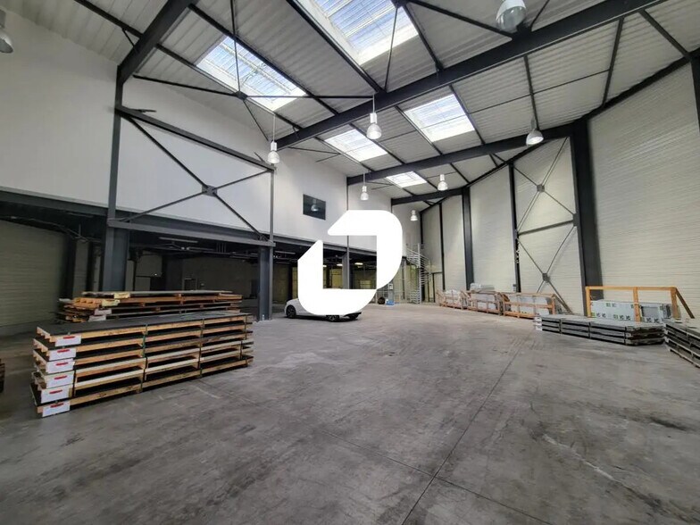 Office in Rezé for lease - Interior Photo - Image 1 of 11