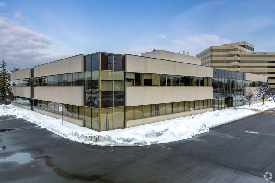 1900 Minnesota Ct, Mississauga, ON for sale - Primary Photo - Image 1 of 1