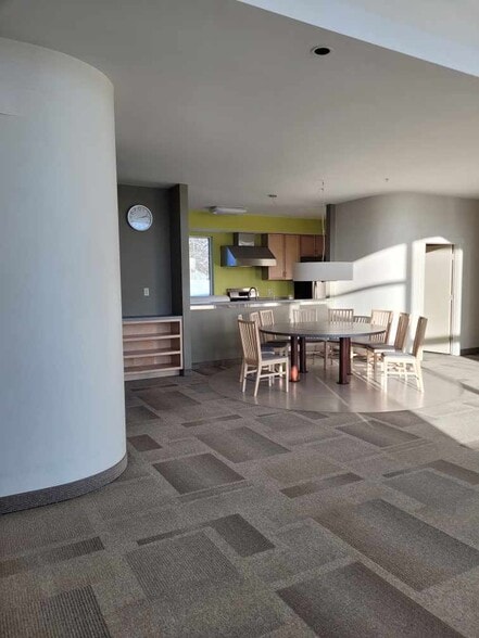 1744 Farmers Loop Rd, Fairbanks, AK for sale - Building Photo - Image 2 of 25