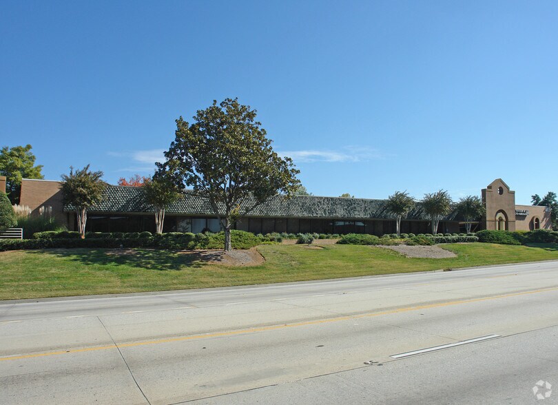 6855 Jimmy Carter Blvd, Norcross, GA for sale - Building Photo - Image 2 of 3