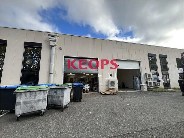 Flex in Toulouse for lease - Building Photo - Image 1 of 3