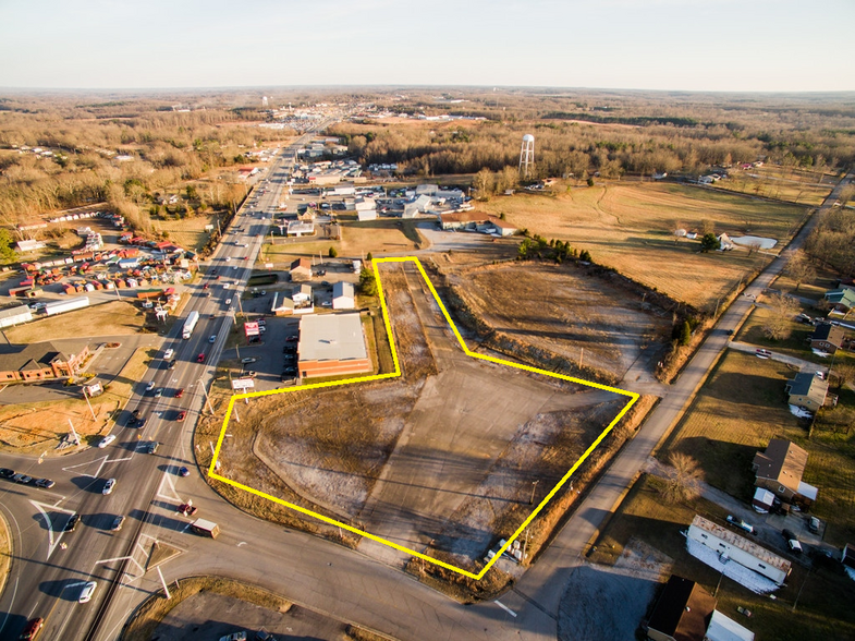 1900 Highway 46 S, Dickson, TN for sale - Building Photo - Image 1 of 8