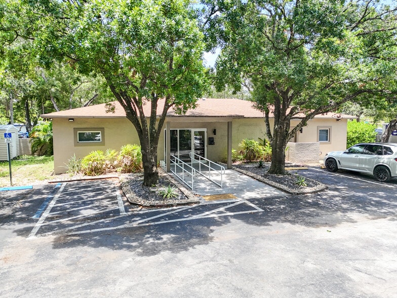 Poinciana Park - Office Portfolio portfolio of 2 properties for sale on LoopNet.com - Building Photo - Image 2 of 27