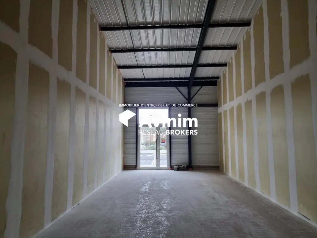 Retail in Grabels for lease Interior Photo- Image 1 of 3