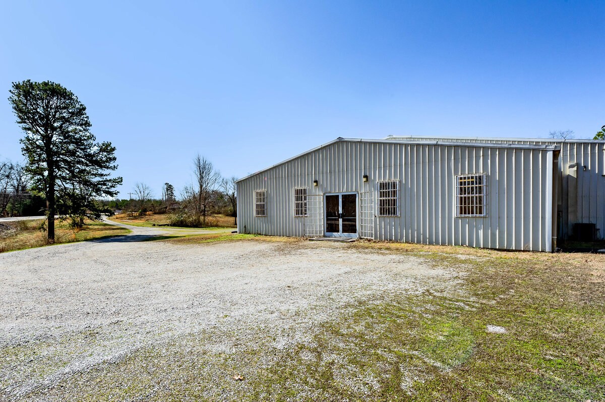 3796 Airport Rd, Rockwood, TN 37854