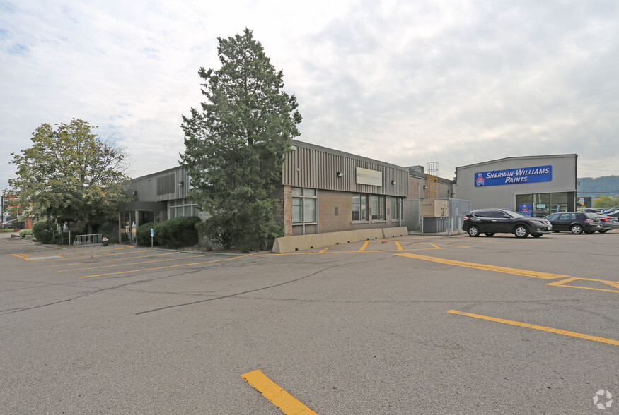 1603-1605 Main St W, Hamilton, ON for lease - Primary Photo - Image 1 of 8