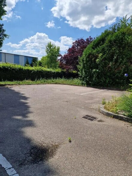 1 Zone D'Activite Des 4 Vents, Boissy-l'Aillerie for lease - Building Photo - Image 3 of 13