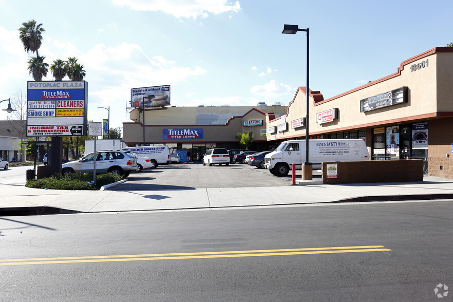 18601 Sherman Way, Reseda, CA for lease - Building Photo - Image 2 of 5