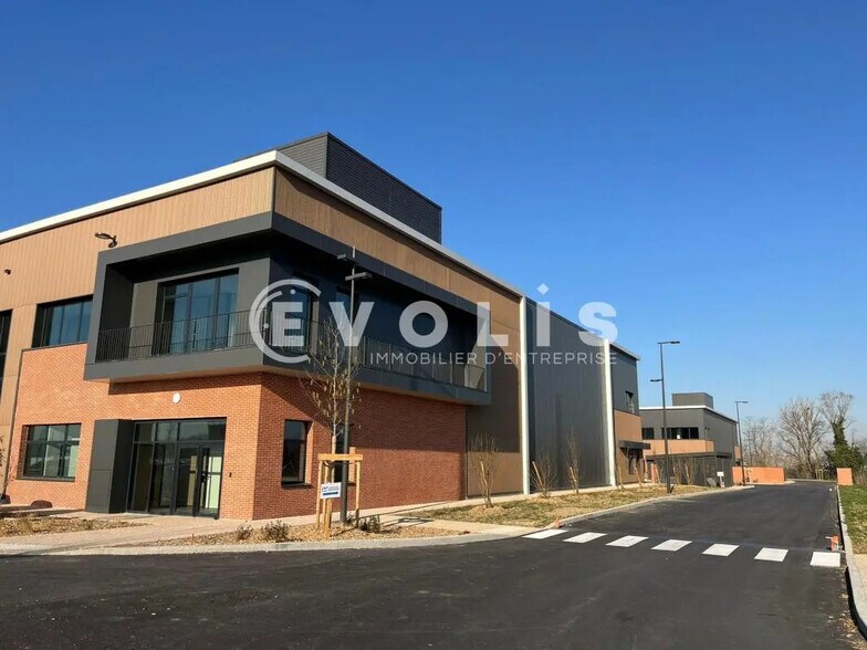 Flex in Saint-Priest for lease - Building Photo - Image 3 of 19