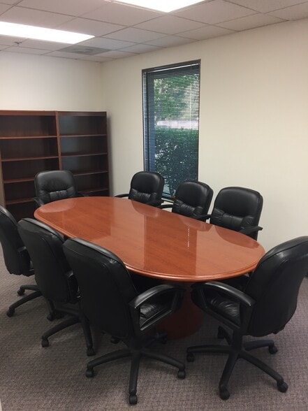 1221 Farmers Ln, Santa Rosa, CA for lease - Interior Photo - Image 2 of 7